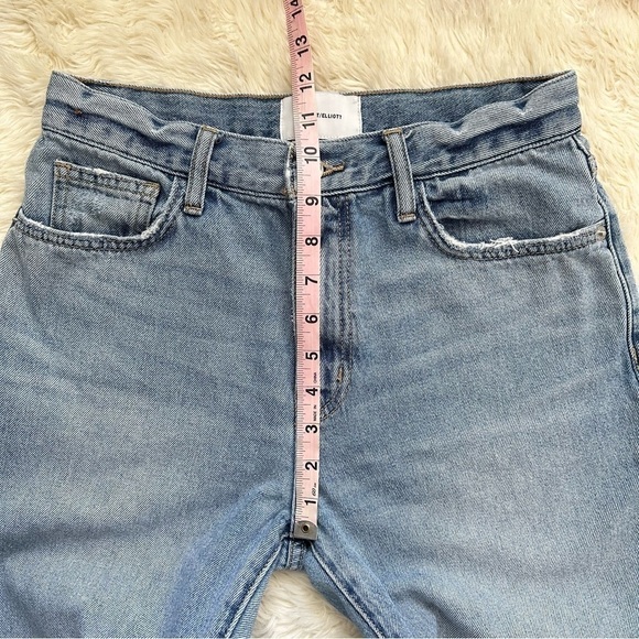 Current/Elliott Jeans The Vintage Cropped Slim in 2 Year Destroy Distressed 27 - Picture 13 of 14